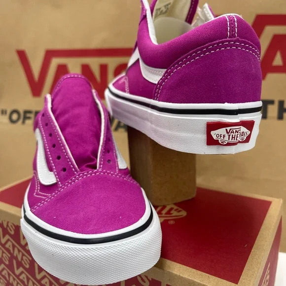 Vans Men’s Old Skool
Fuchsia Red/True White Sneakers 
VN0A5KRF8ZV - Picture 9 of 16